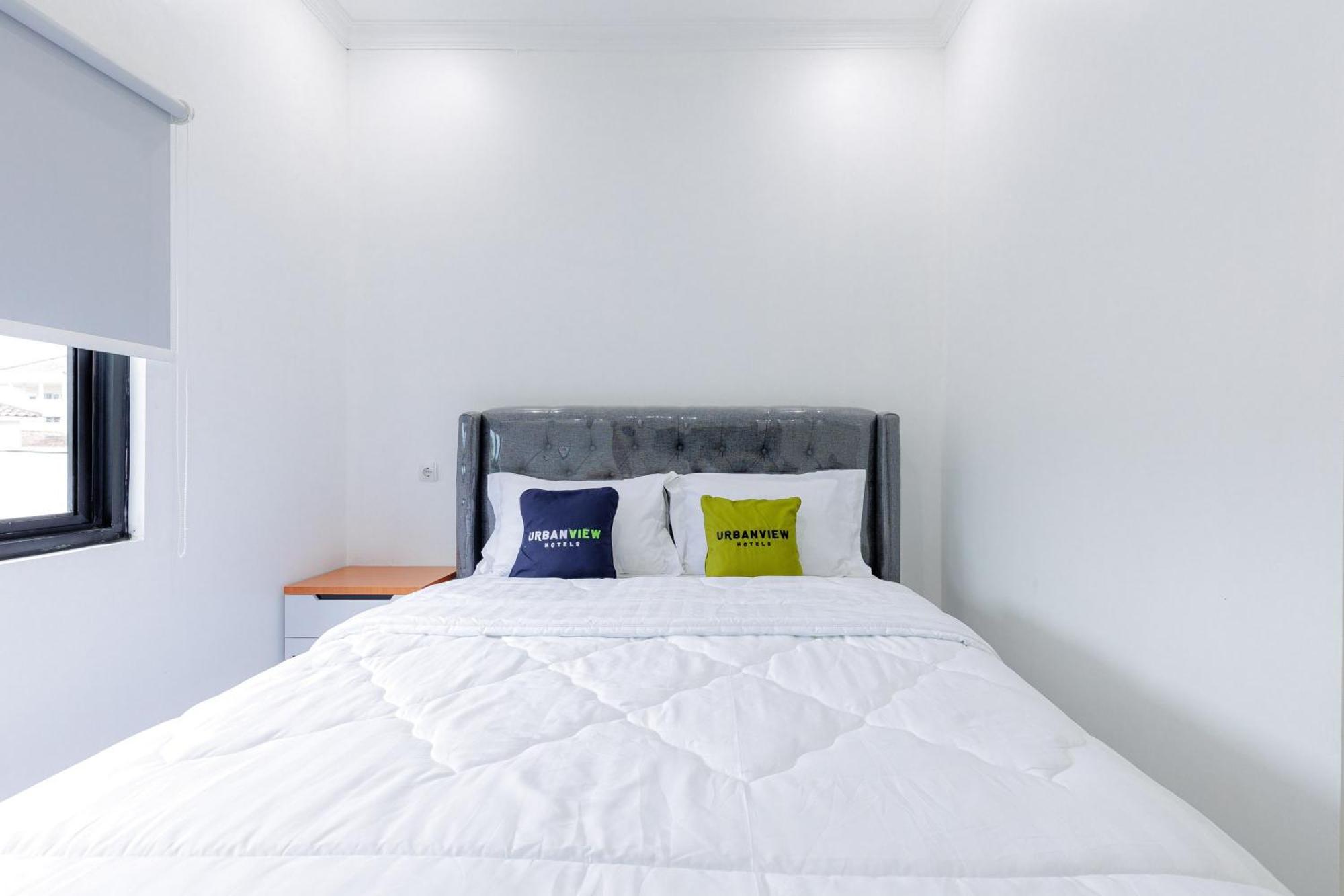 Urbanview Hotel Amira Syariah Bogor Pamoyanan Ngoại thất bức ảnh